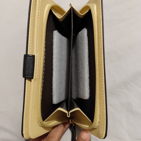 Golden Leaf Wallet - Picture 3 of 6